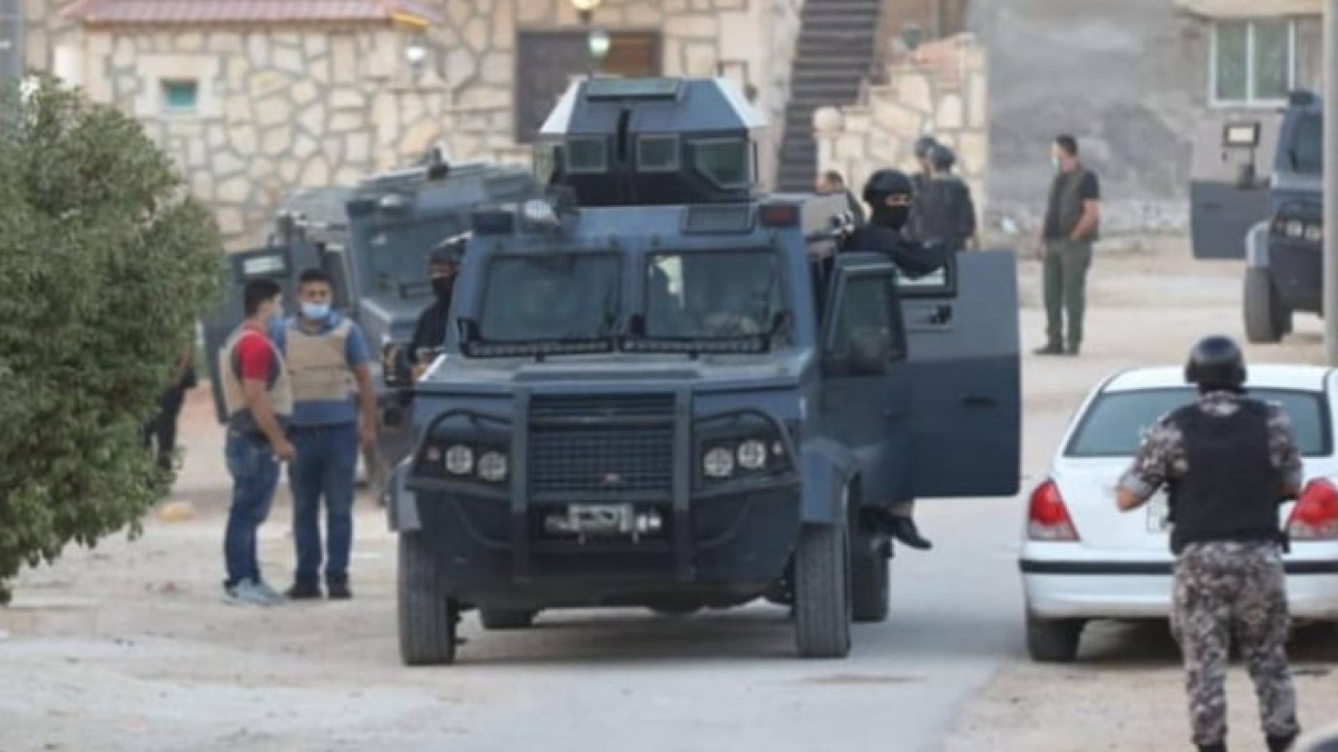 Image 1 from gallery