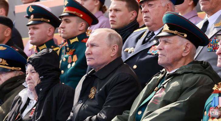 Roya News | Putin Hosts Victory Day Military Parade On Moscow's Red Square