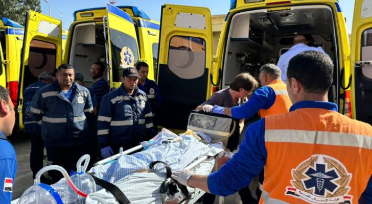 Roya News | Ambulances Transfer Injured From Gaza To Egypt Through ...