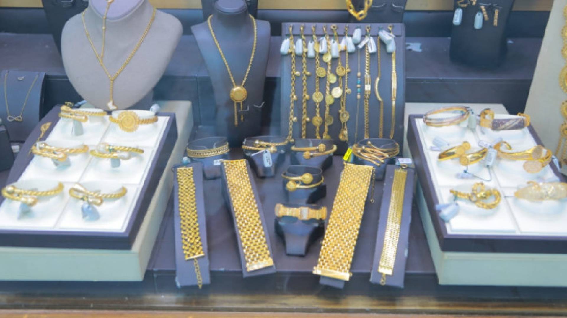 Image 1 from gallery