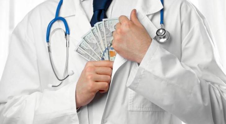 Can patients claim refunds after cancellation of doctors' fee schedule in Jordan?