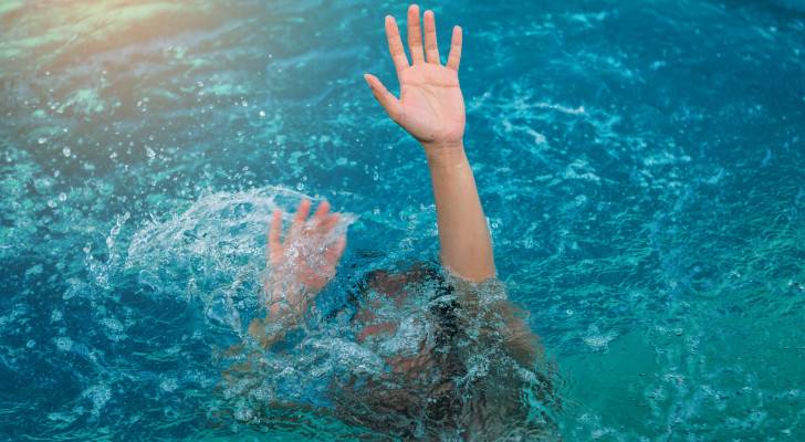 Drowning child saved over phone by civil defense teams