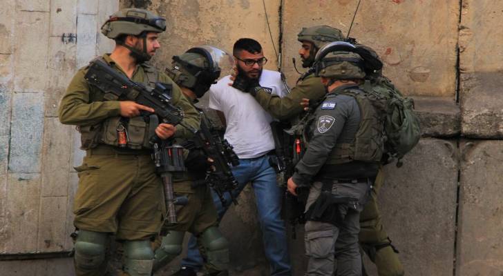 Two dozen Palestinian prisoners released in exchange deals arrested by “Israeli” forces