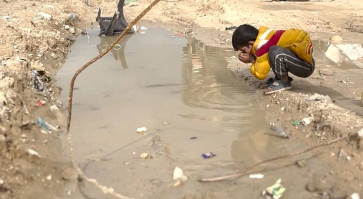 Children drink from puddles as Israeli Occupation destroys Gaza water systems