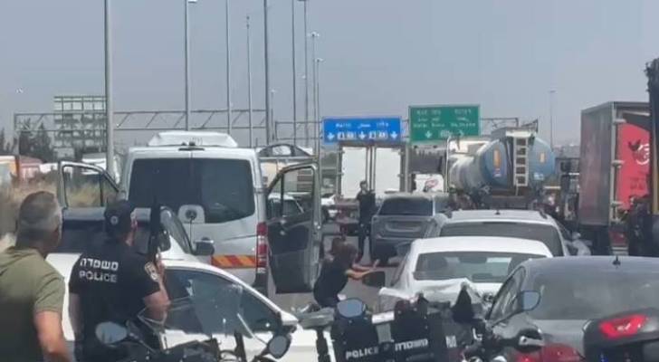 Israeli Occupation police close route 6 over suspected security incident, 12 arrested