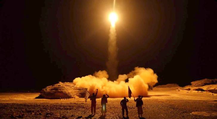 Ballistic missile launched towards central “Israel” from Yemen; nine people injured