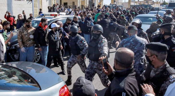 Authorities issue statement on minor riots in Al-Wehdat