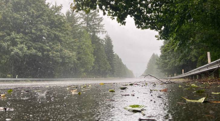 Weather warnings renewed: Risk of hailstorms, flash floods