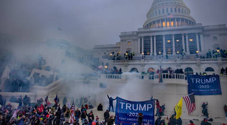 Trump pardons 1,500 Capitol rioters