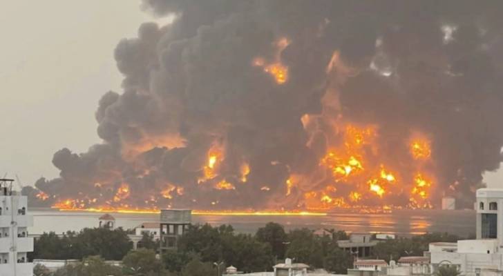 Roya News | 'Israel' strikes three allegedly Houthi-controlled Hodeidah ports Roya News | 'Israel' strikes three allegedly Houthi-controlled Hodeidah ports