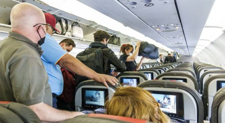 Turkey to fine passengers for standing up too soon on planes