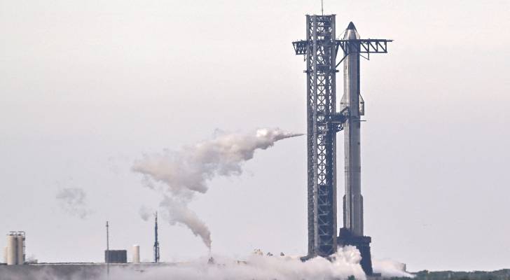 SpaceX postpones Starship launch due to bad weather