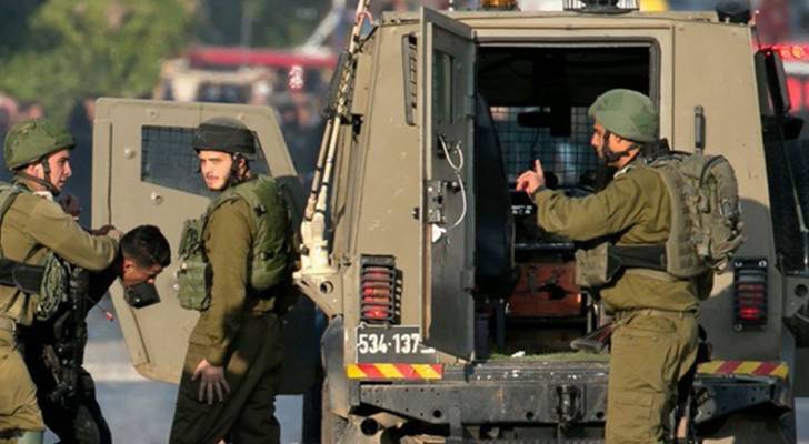 VIDEO: 'Israeli' Army forces raid Central Ramallah