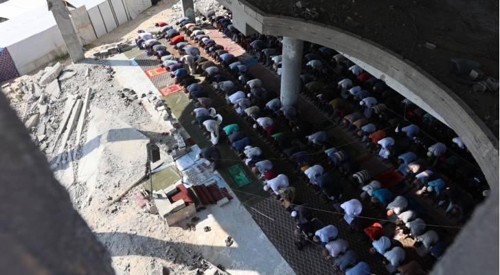 Post-ceasefire Friday prayers resume in Gaza’s destroyed, surviving mosques