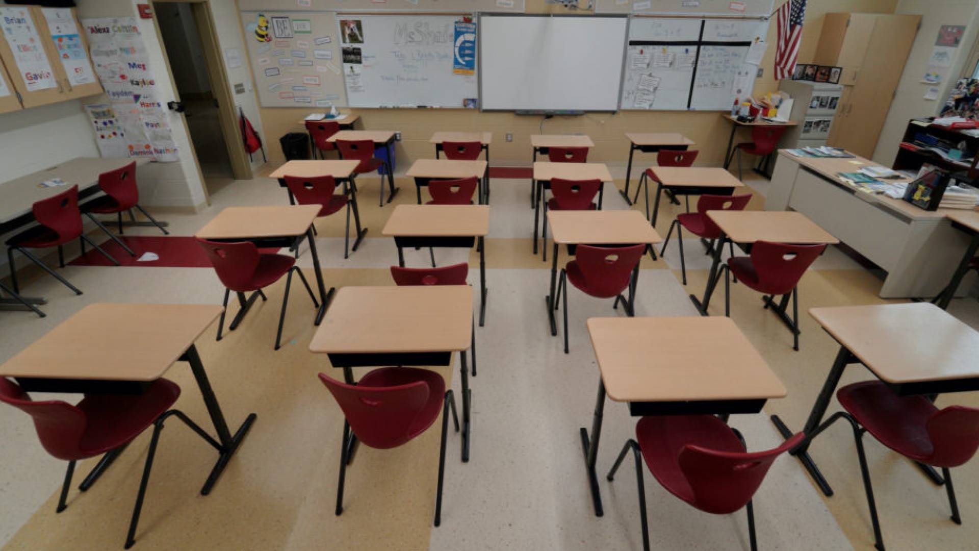 Several students hospitalized after ammonia gas leak at private school in Amman