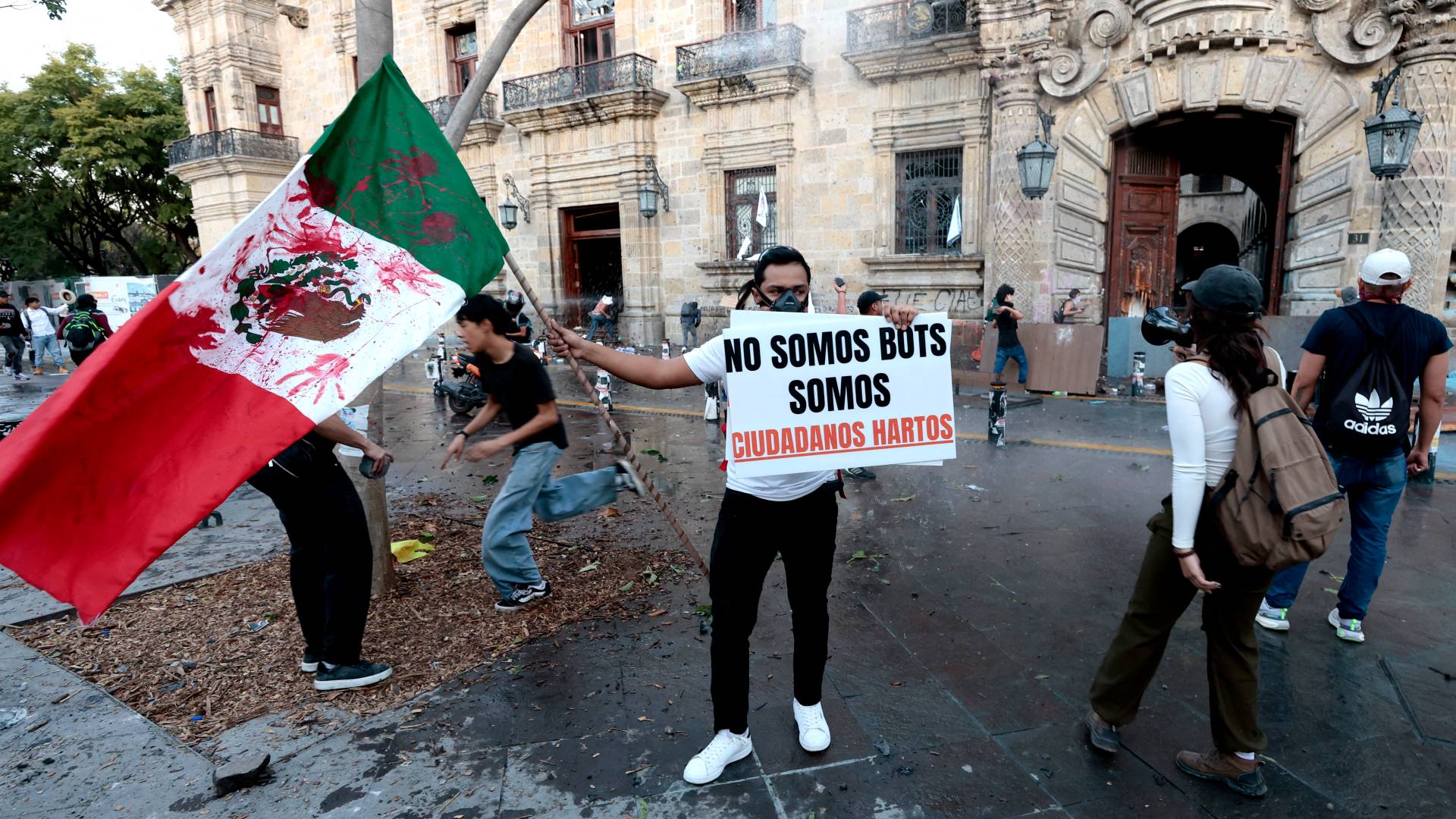 Image 1 from gallery