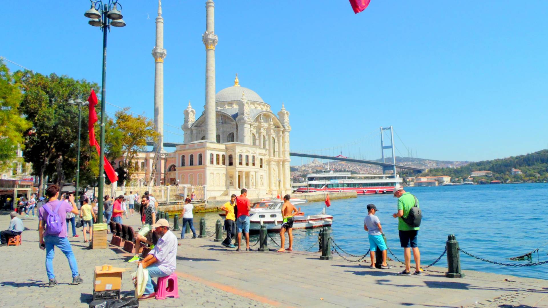 Eleven held in Istanbul over tourists' deaths from suspected poisoning