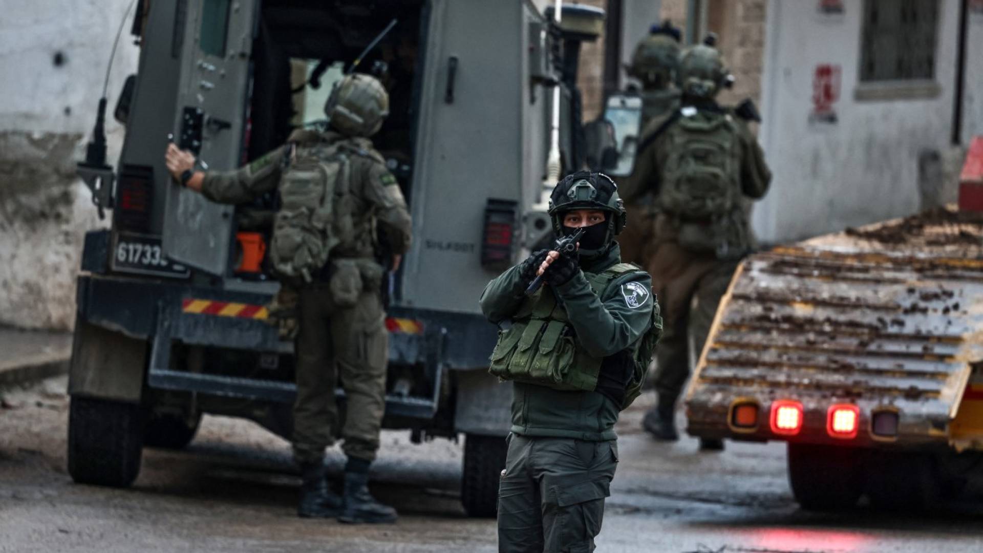 Image 1 from gallery