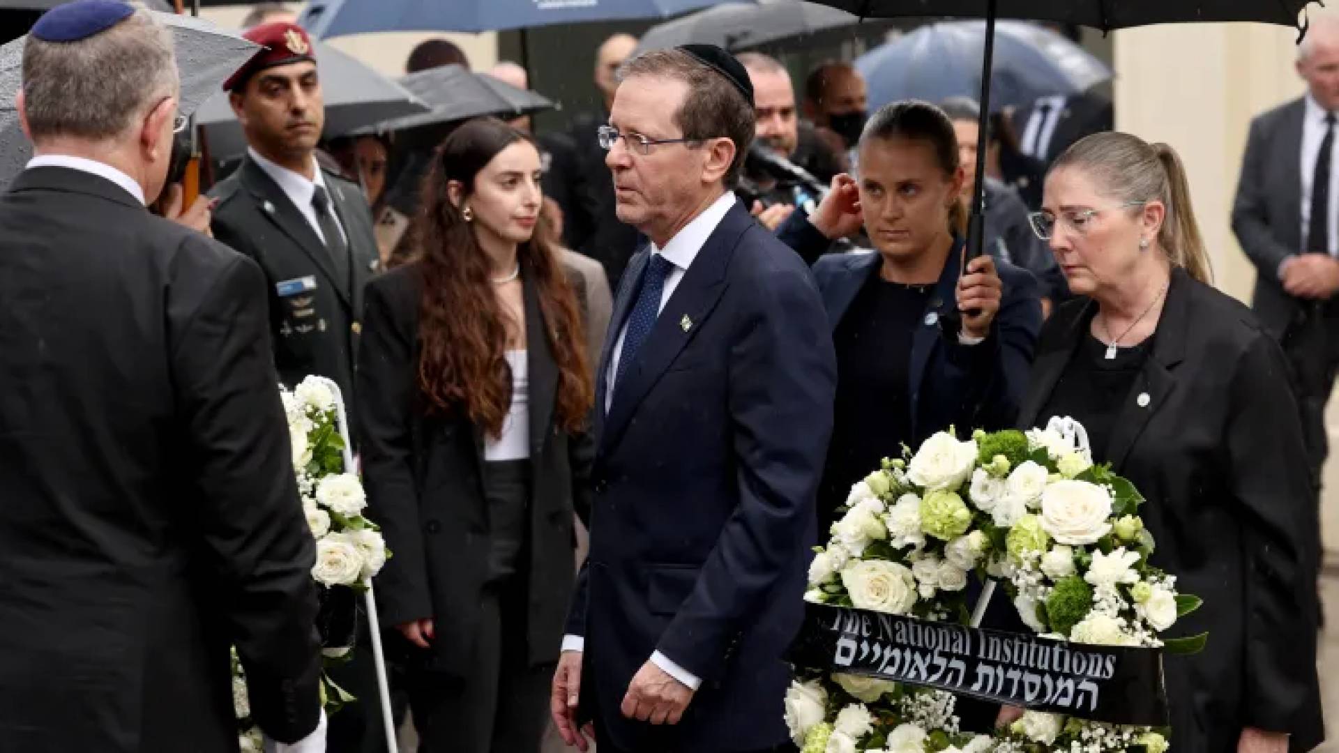 Image 1 from gallery