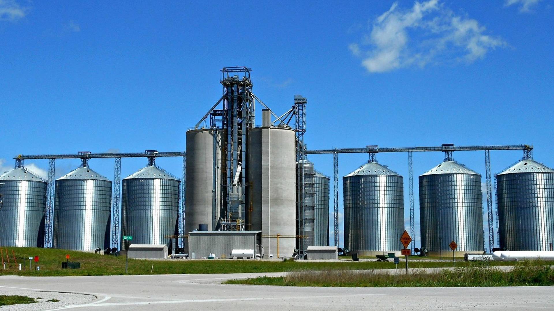 Image 1 from gallery