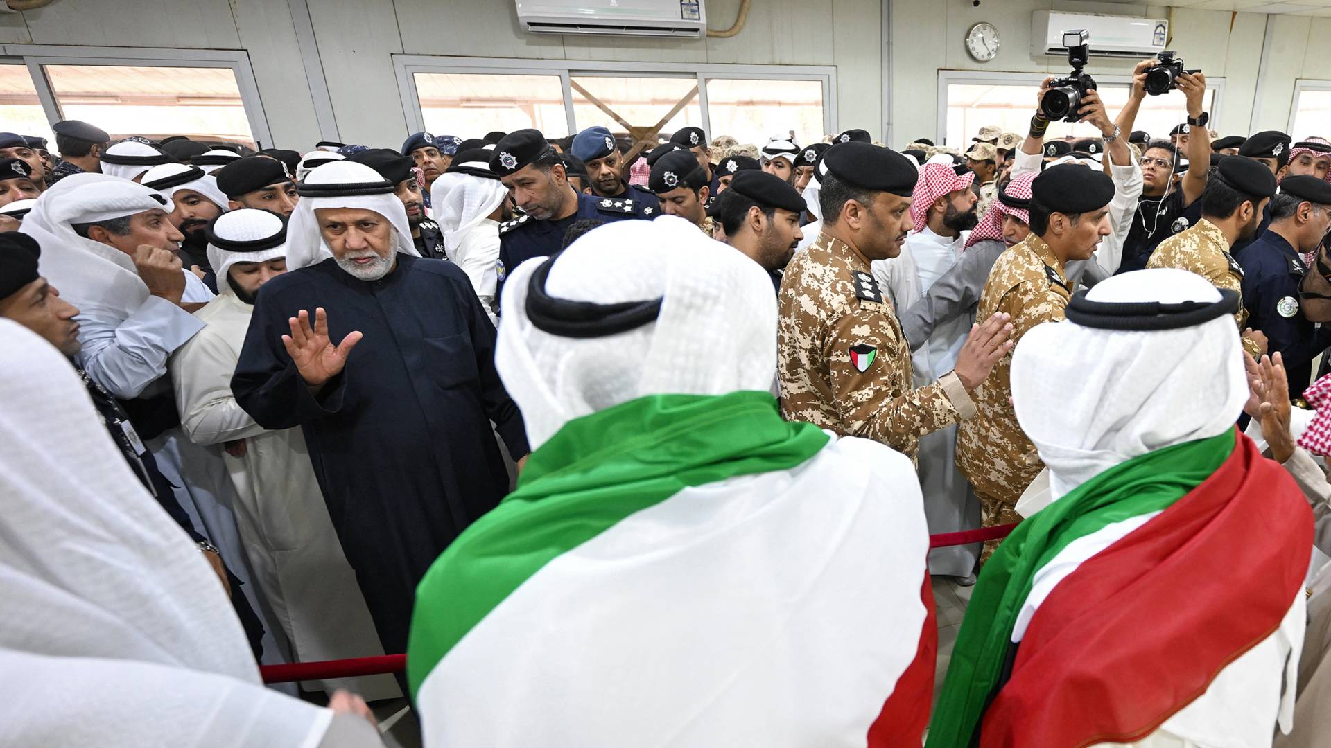 Image 3 from gallery