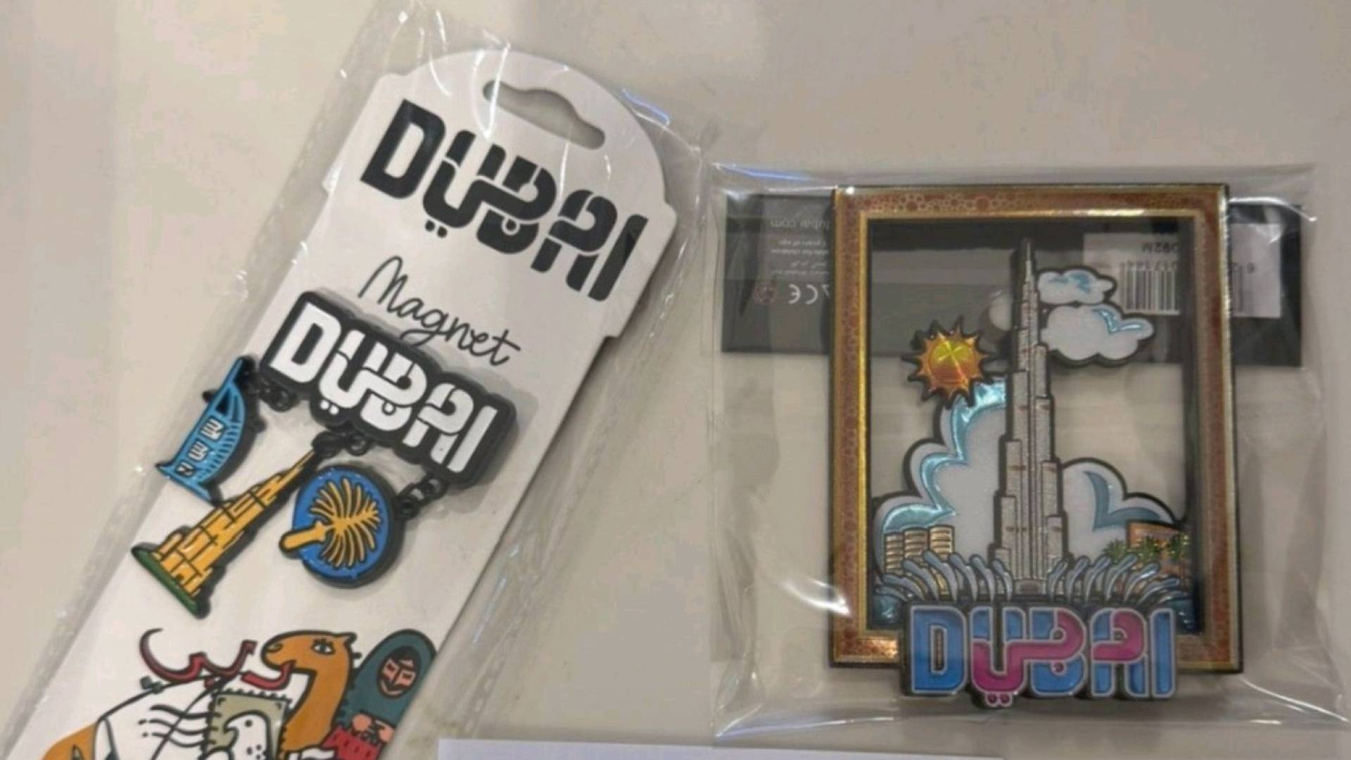 Dubai distributes commemorative notes to passengers after DXB delays