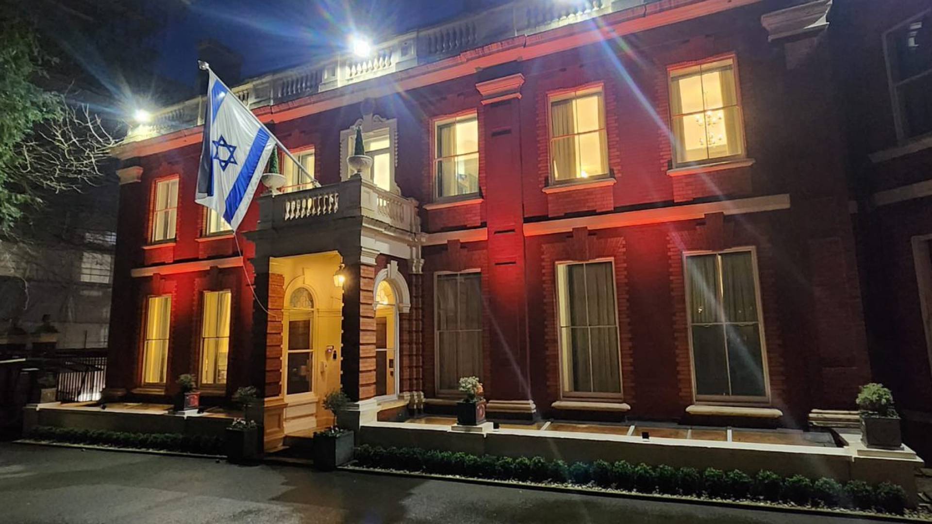 Image 1 from gallery