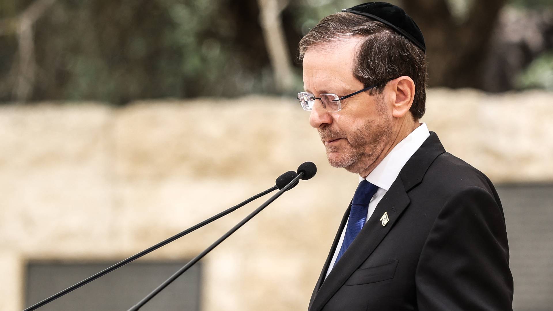 Image 1 from gallery