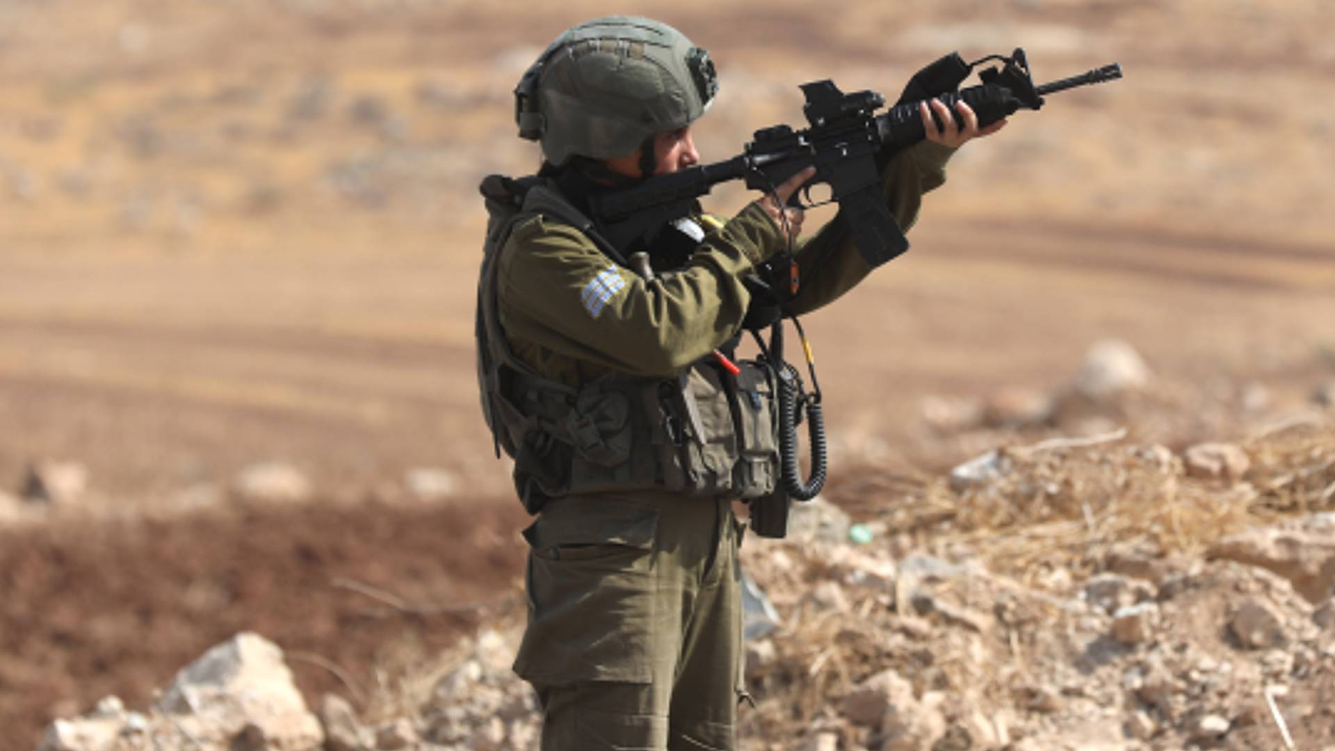 'Israeli' forces kill armed gunman crossed Lebanon border after firefight