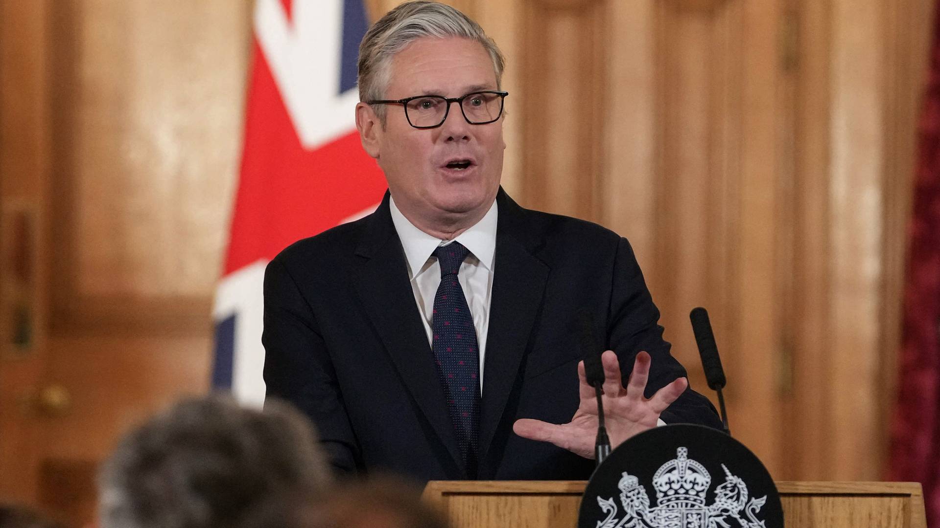 UK PM announces ban on social media for under-16s