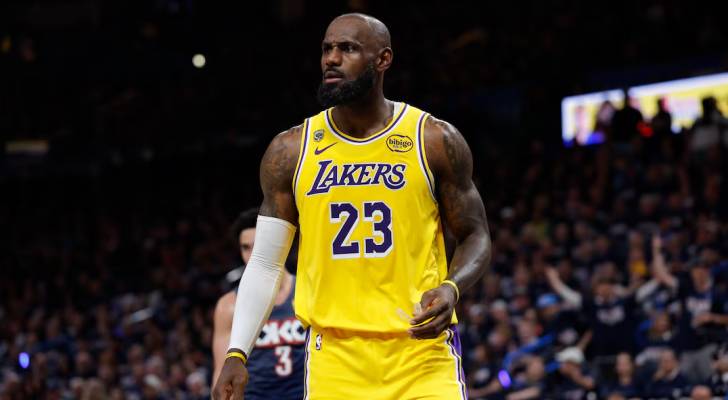 LeBron James says he will play for Philadelphia 76ers