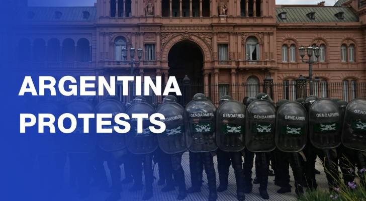 Argentina: 20 injured and more than 100 detained as protesters clash with police