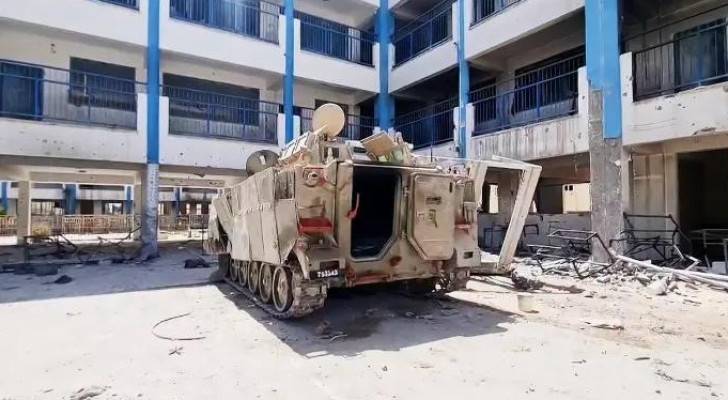 رؤيا الإخباري | جنود الاحتلال يخلفون وراءهم ناقلة جند محترقة في رفح