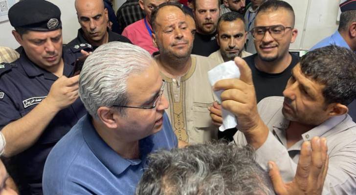بسرعة استجابة وشفافية.. البدور ينجح في أول اختبار له بمستشفى الزرقاء الحكومي