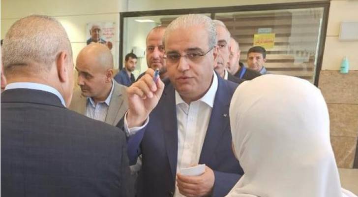 وزير الصحة: الخط الساخن قناة مفتوحة مع المواطن ونعمل على الاستماع لكل صوت
