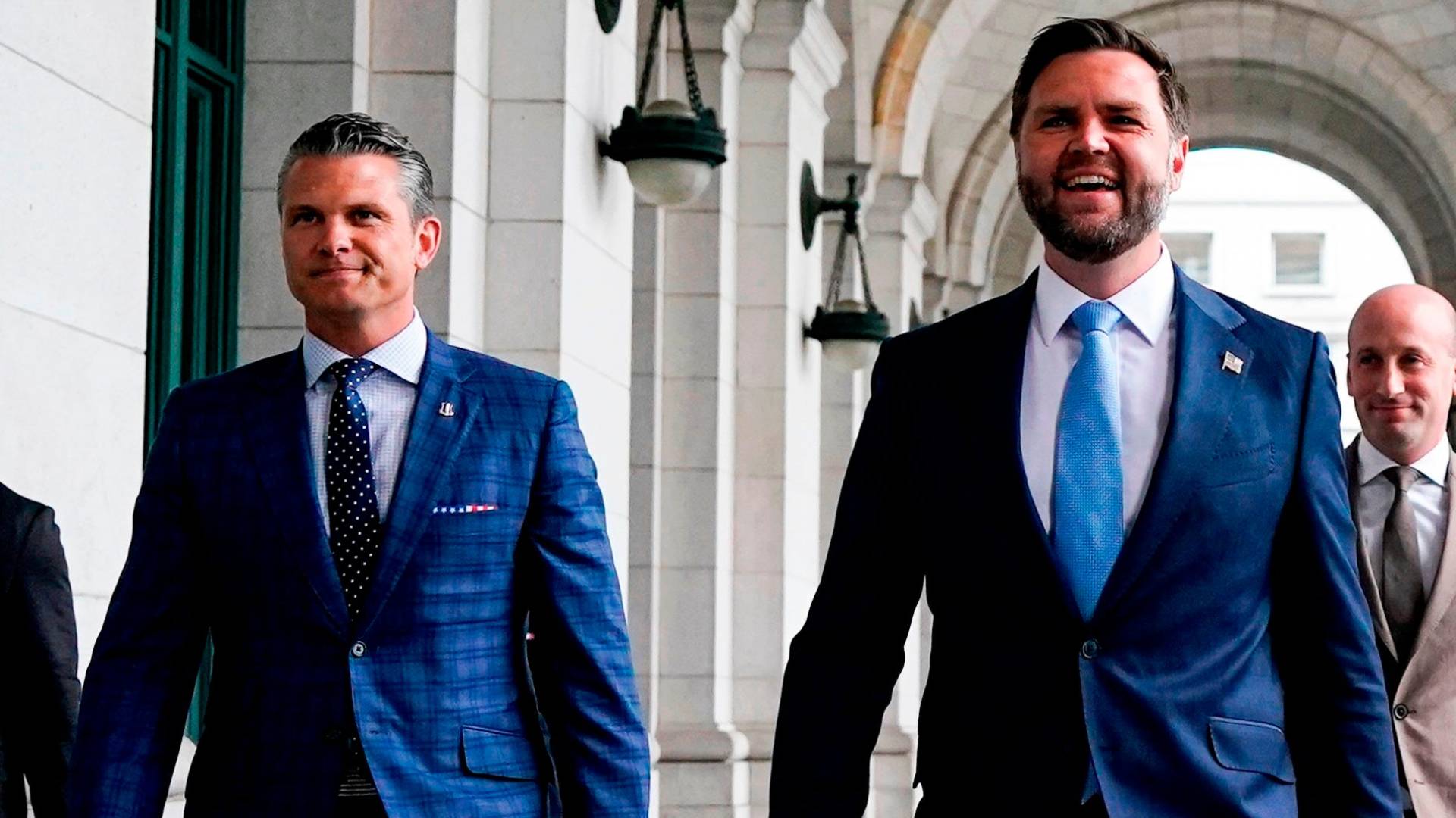 خلاف فانس وهيغسيث يخرج للعلن.. هل خدع البنتاغون ترمب بشأن خسائر طهران؟