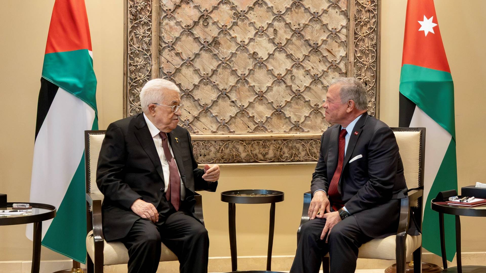 الملك والرئيس الفلسطيني يبحثان مجمل الأوضاع في الأراضي الفلسطينية