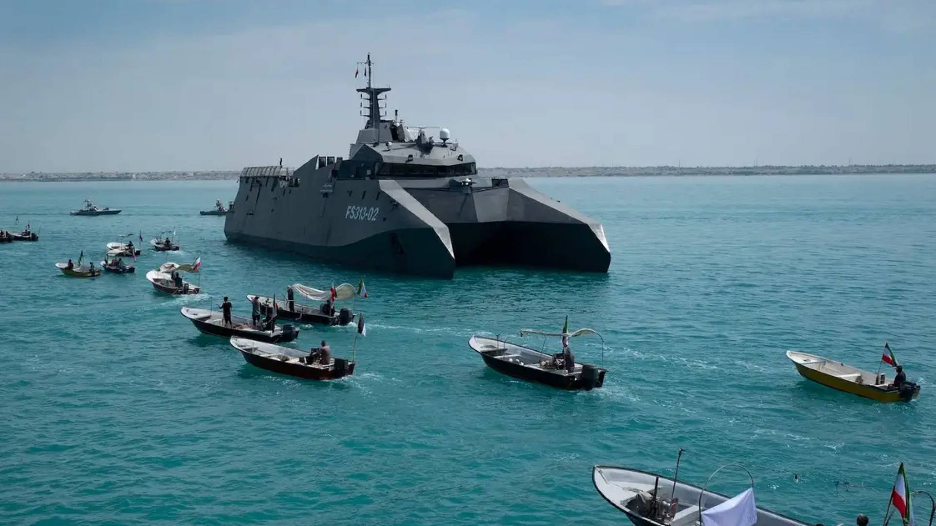 بحرية الحرس الثوري تتوعد واشنطن: "سنحرق سفنكم العملاقة" في حال ارتكاب أي خطأ جديد