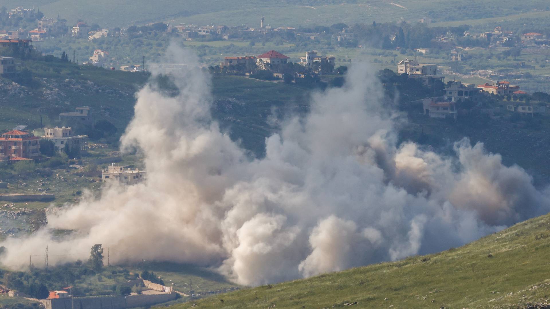 جيش الاحتلال: بدأنا تنفيذ سلسلة غارات على مواقع تابعة لحزب الله في جنوب لبنان
