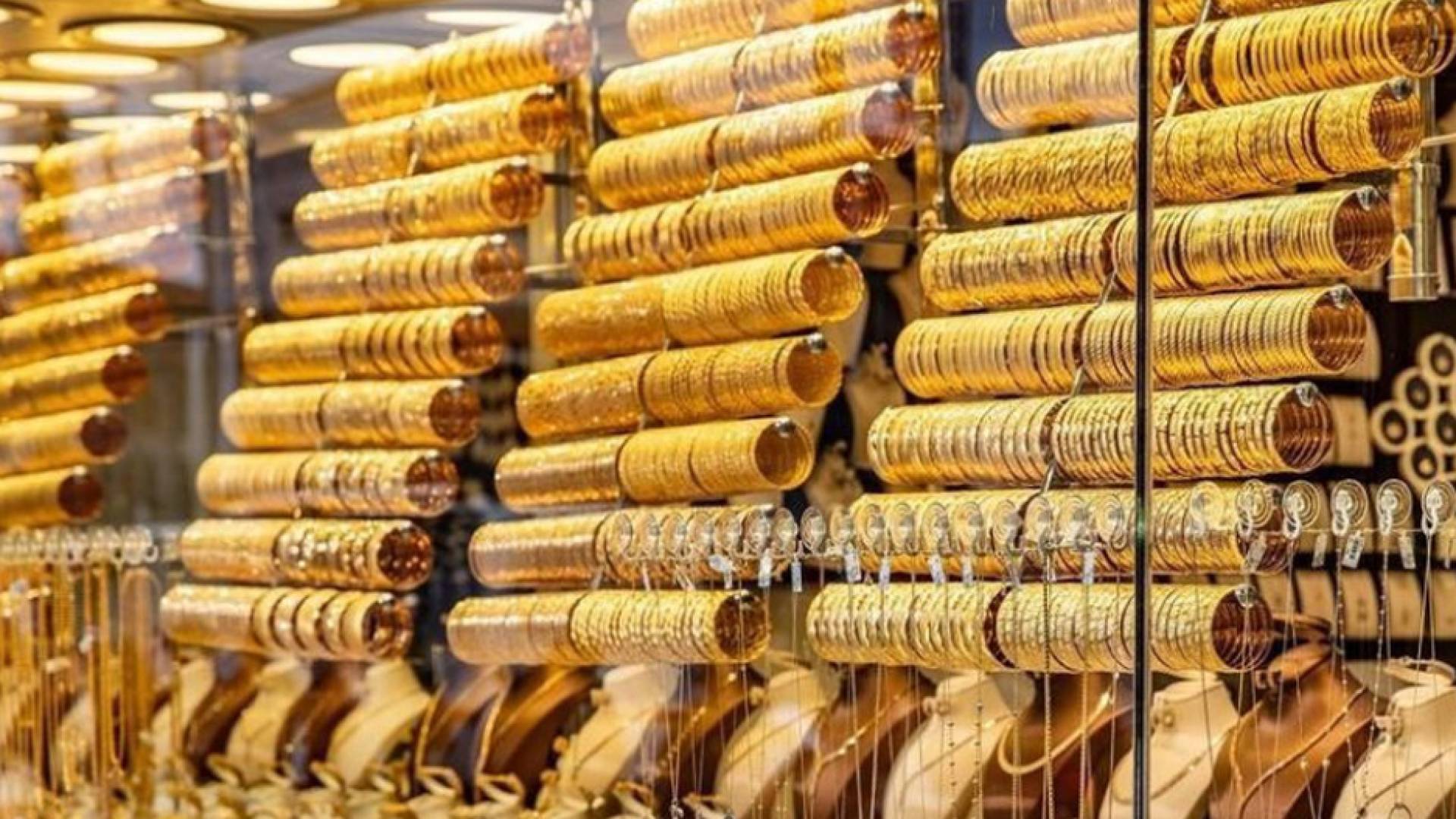 الذهب يحافظ على مكاسبه إثر تراجع الدولار وسط استمرار المواجهات مع إيران