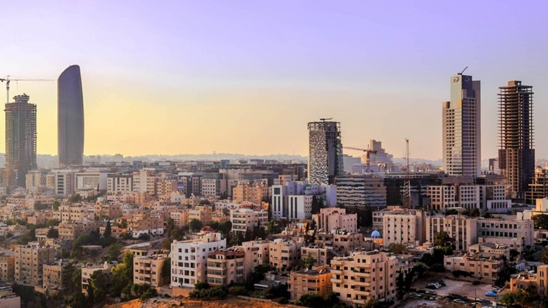 طقس العرب: ارتفاع مؤقت السبت يتبعه منخفض جوي وأمطار رعدية الأحد 