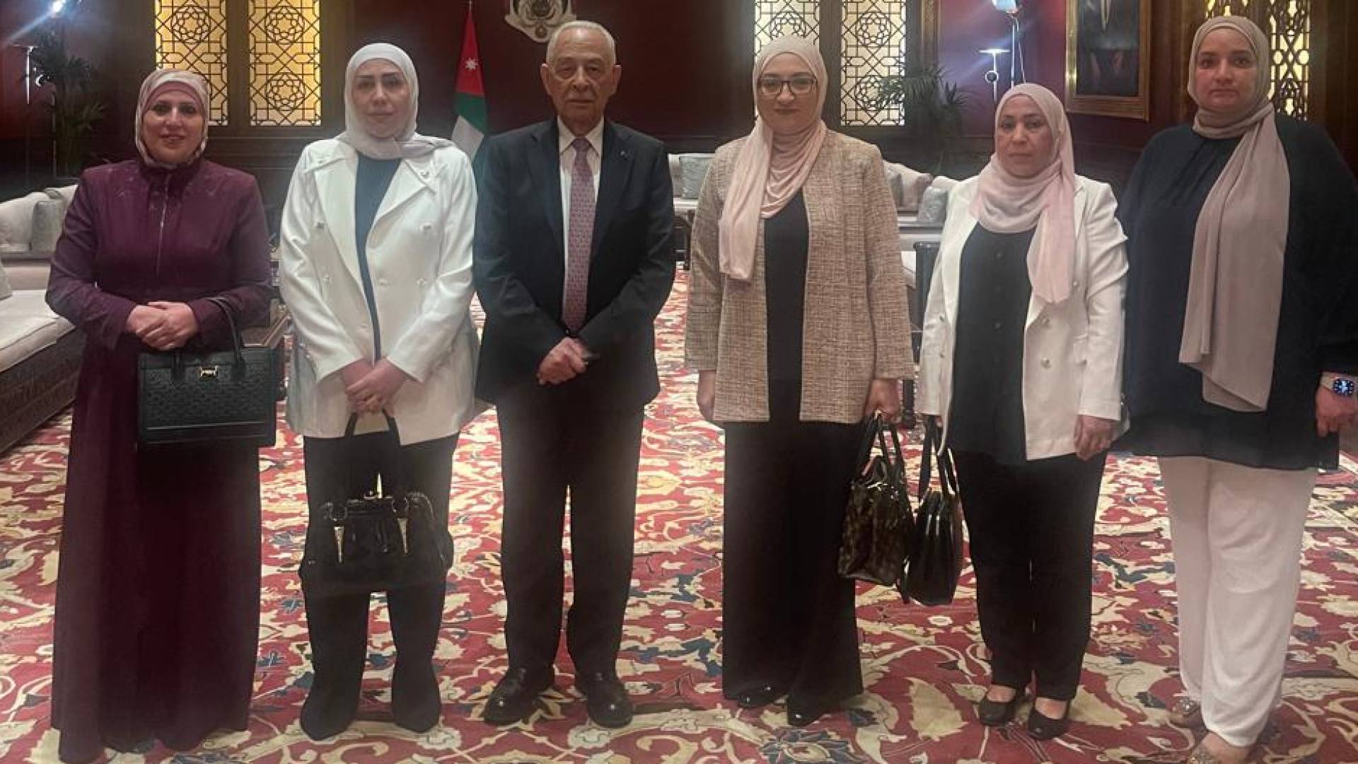 العيسوي يلتقي وفدا من رابطة الأكاديميات الأردنيات