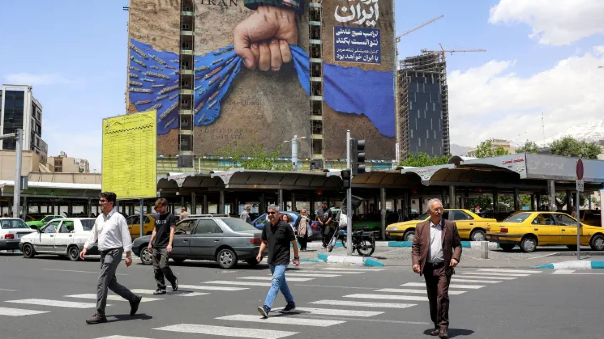محافظ طهران يعلن استئناف الدوام الكامل في الوزارات والمؤسسات الرسمية السبت المقبل