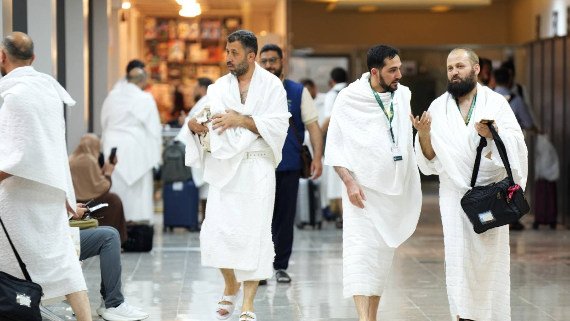 بـ 340 حاجا.. انطلاق أولى رحلات ضيوف الرحمن من مطار دمشق إلى الأراضي المقدسة