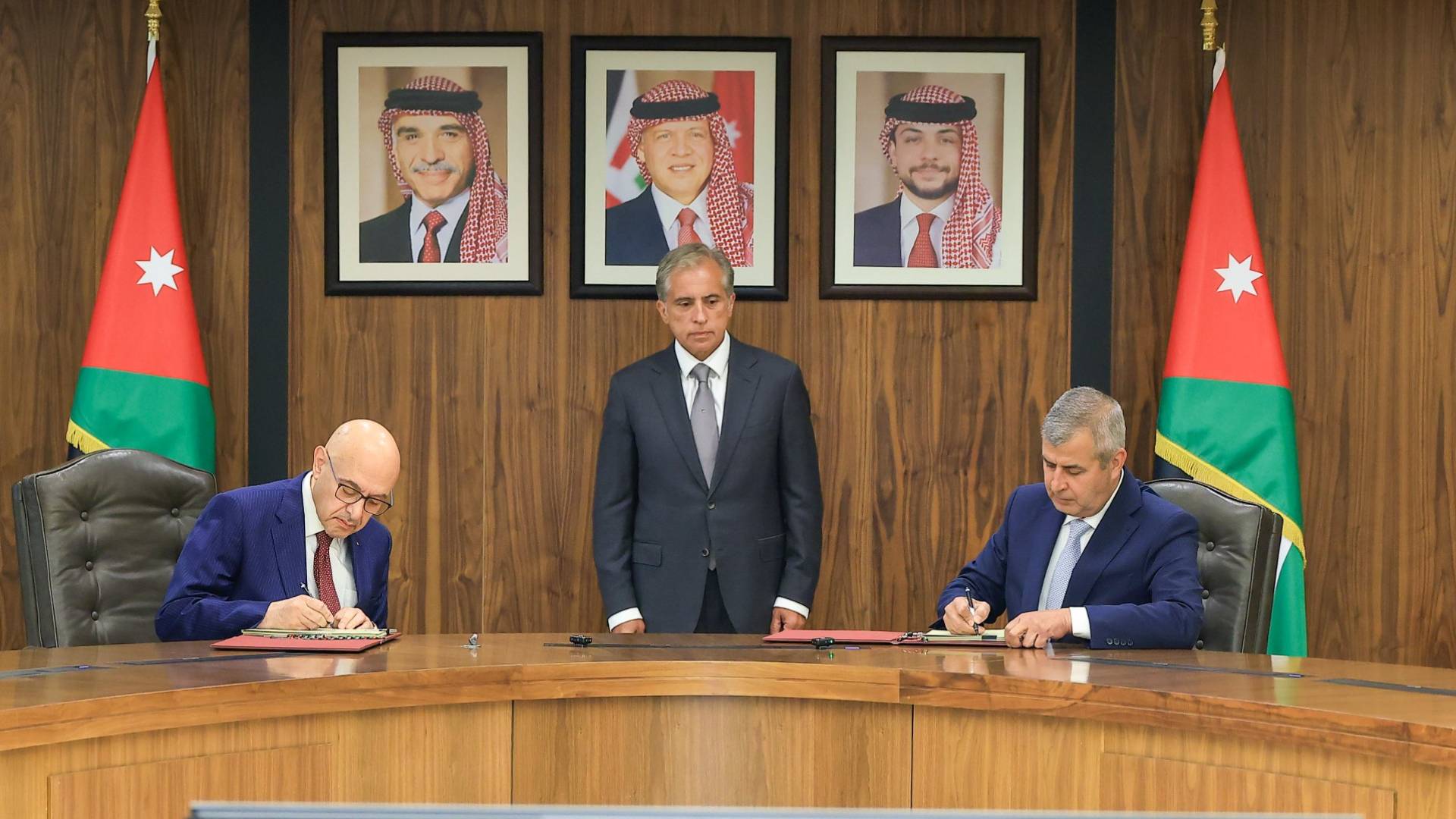 توقيع أوَّل اتفاقيَّة استثمار لإنتاج الأمونيا الخضراء في الأردن بقيمة مليار دولار #عاجل 