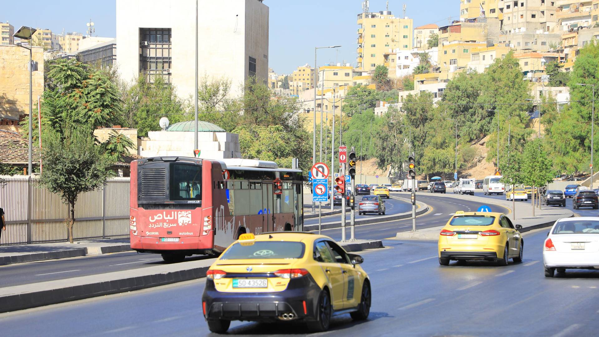 بدء العمل بتعرفة أجور النقل الجديدة للتكاسي والحافلات في جميع المحافظات