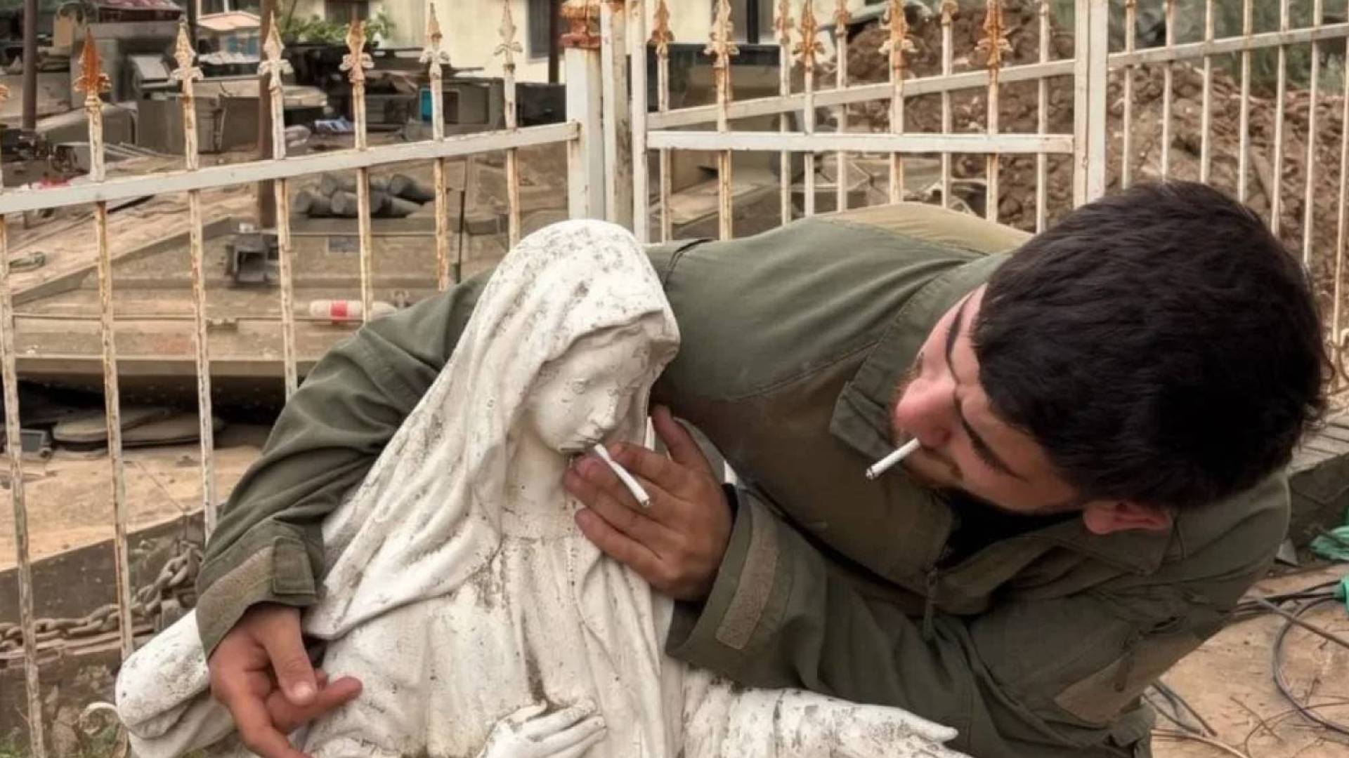 سجن جنديين من جيش الاحتلال إثر إساءتهما لتمثال السيدة العذراء في لبنان