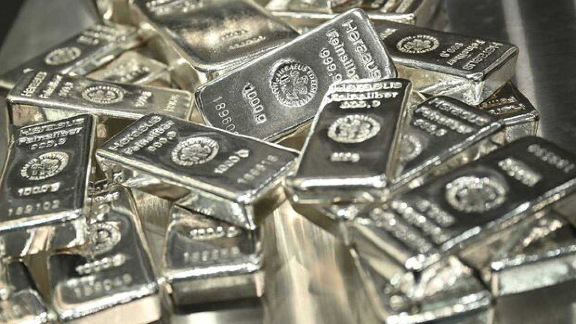 الفضة تشتعل عالميا وتقترب من 88 دولارا وسط طلب صناعي غير مسبوق