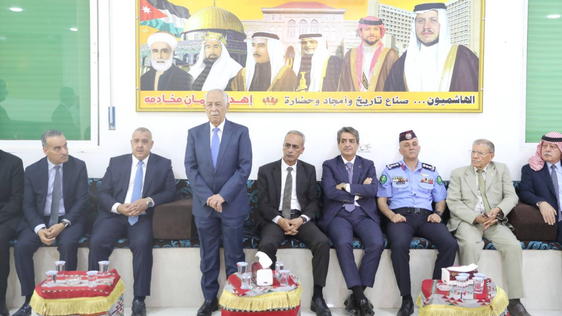 مندوبا عن الملك وولي العهد... العيسوي يعزي عشائر المخادمة وبني فواز والسلايطة والفايز والزبن