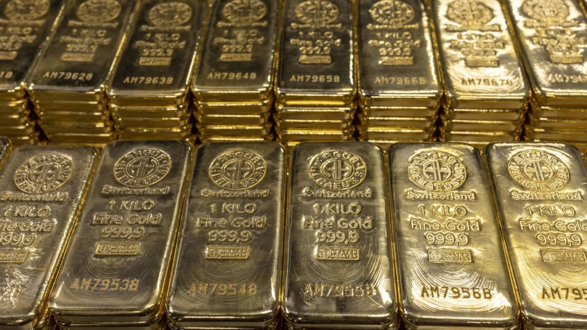 الذهب العالمي يتماسك فوق 4700 دولار رغم ضغوط التضخم الأمريكي